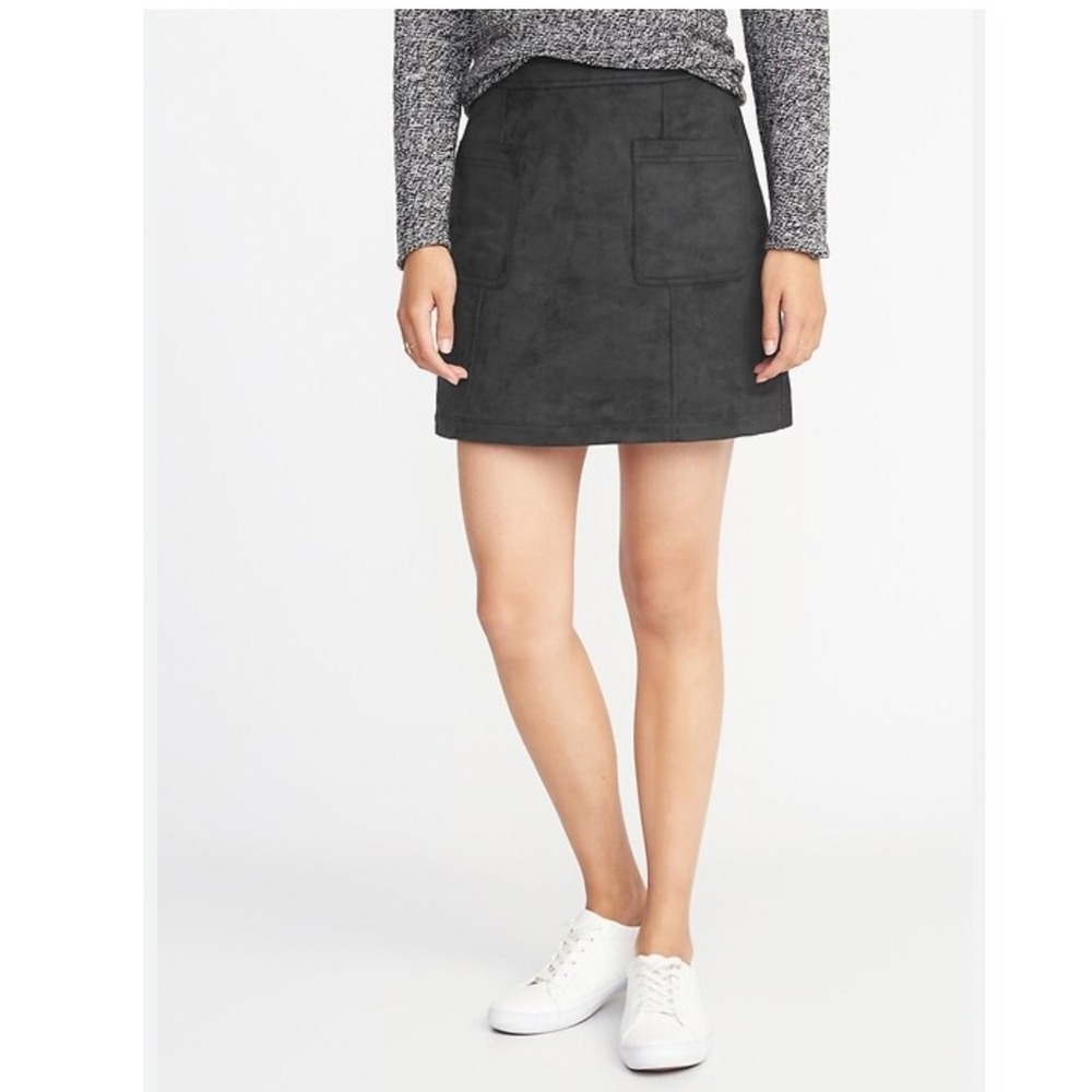 NWT Old Navy Faux Suede‎ Black Mini Skirt Front Pockets Size 4